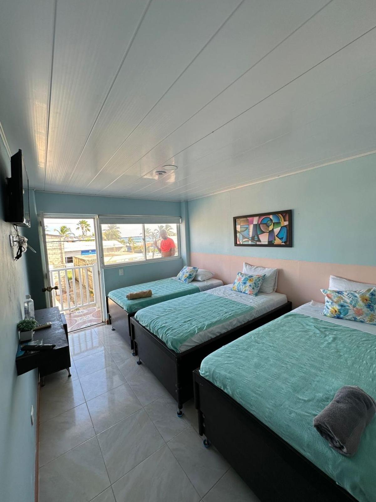 Victoria'S Gennie Bay Village Hostal San Andres  Exterior photo