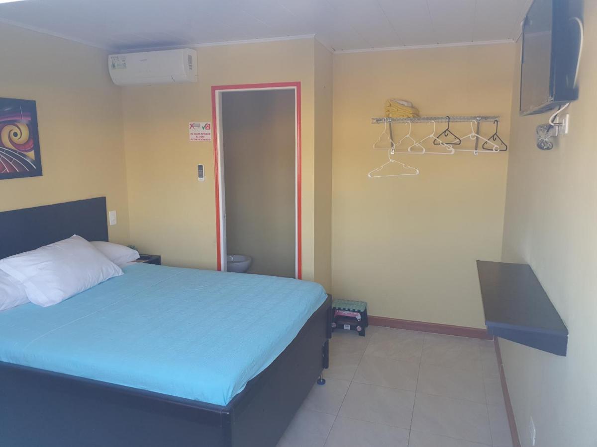 Victoria'S Gennie Bay Village Hostal San Andres  Exterior photo